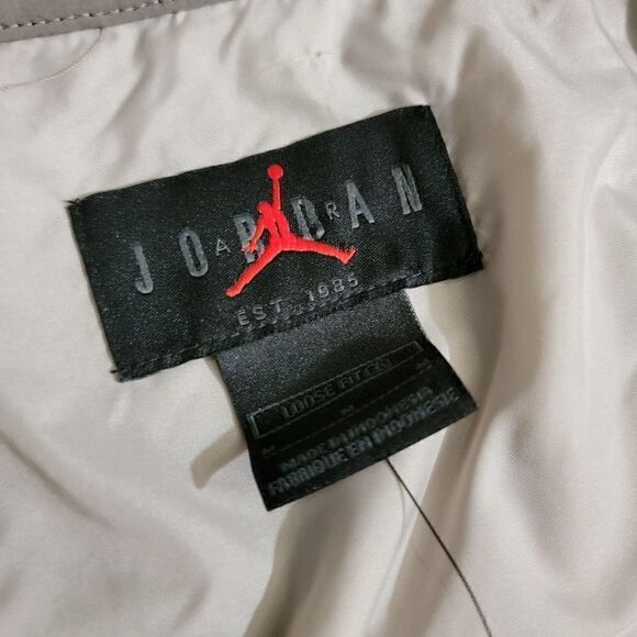 Air Jordan 1 2 3 4 11 Essentials Woven Jacket Size Medium M Cool Grey Bred UNC - Picture 14 of 17
